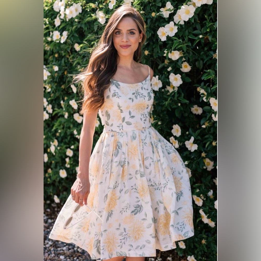 Abigail Gal Meets Glam